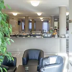 Class Hotel