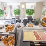 Class Hotel
