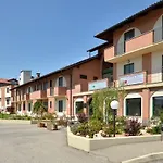 Class Hotel