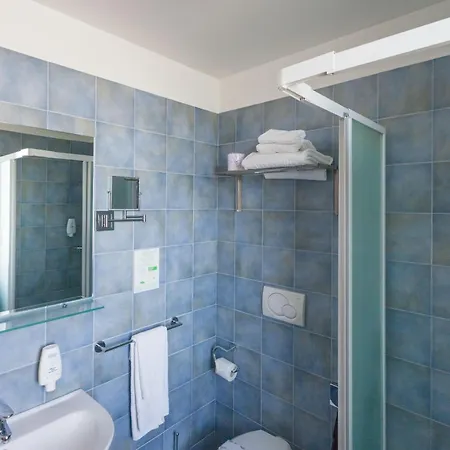 Class Hotel